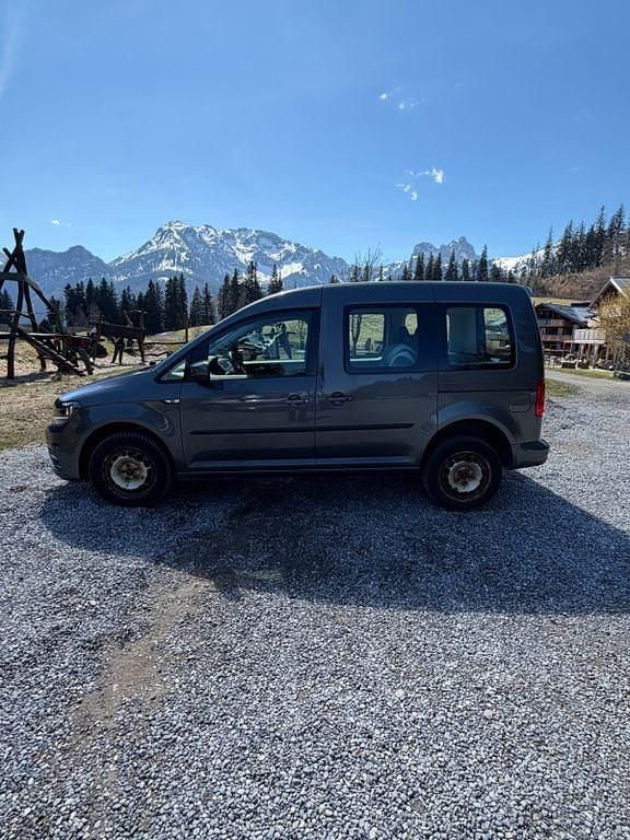 Gebraucht VW Caddy Trendline 150 PS (110 kW) 2016 Grau Van / Kleinbus