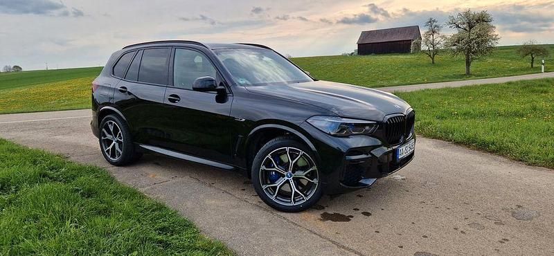 Schwarz Gebraucht 2022 BMW X5 Performance SUV | 63.900 € (Teuer) - Bild 1/4