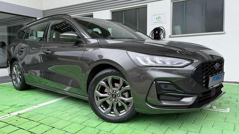 Gebraucht Ford Focus ST-Line 125 PS (91 kW) 2023 Grau Kombi