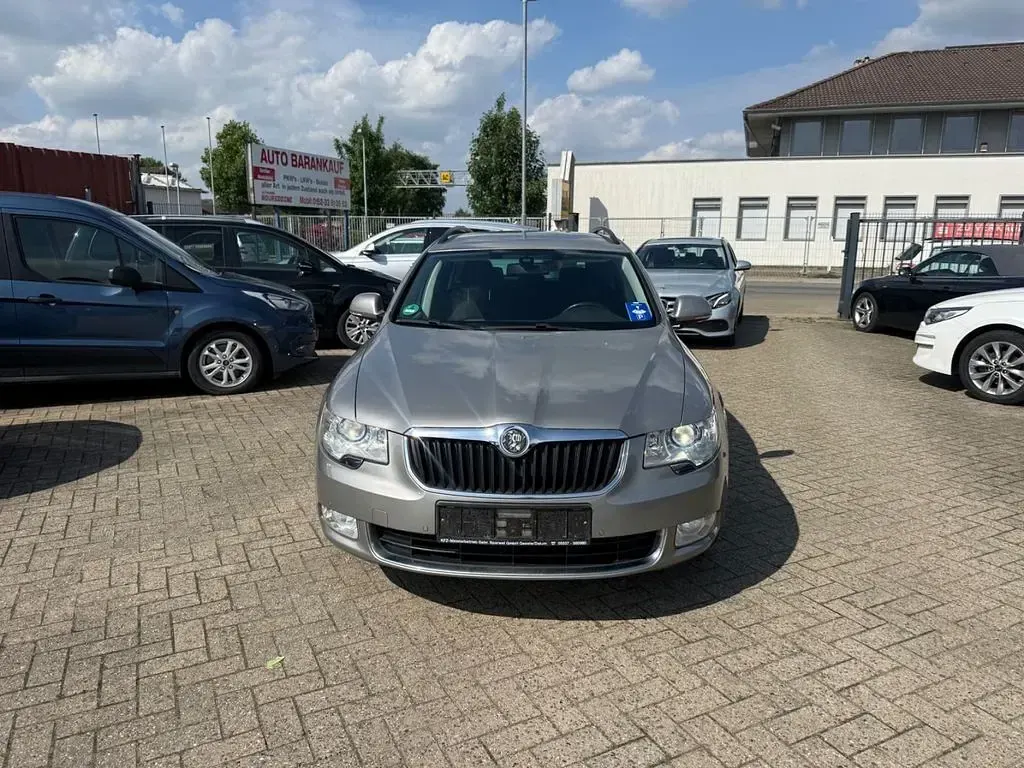 Gebraucht Skoda Superb Exclusive 140 PS (102 kW) 2013 Beige Kombi