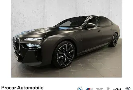 Gebraucht BMW 750e M Sport 489 PS (359 kW) 2024 Limousine