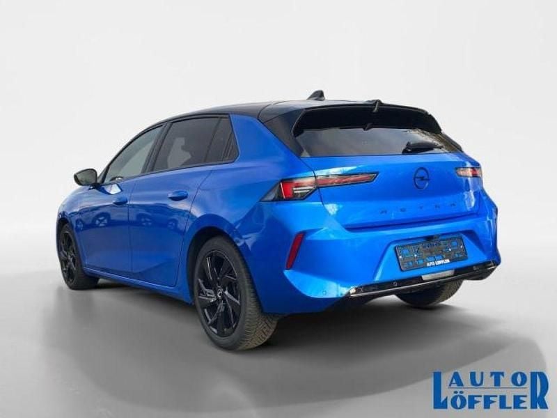 Używany Opel Astra 131 KM (96 kW) 2024 Niebieski Sedan/Limuzyna