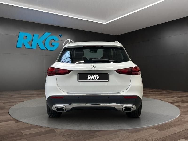 Gebraucht Mercedes GLA200 Progressive 163 PS (119 kW) 2024 Weiß SUV