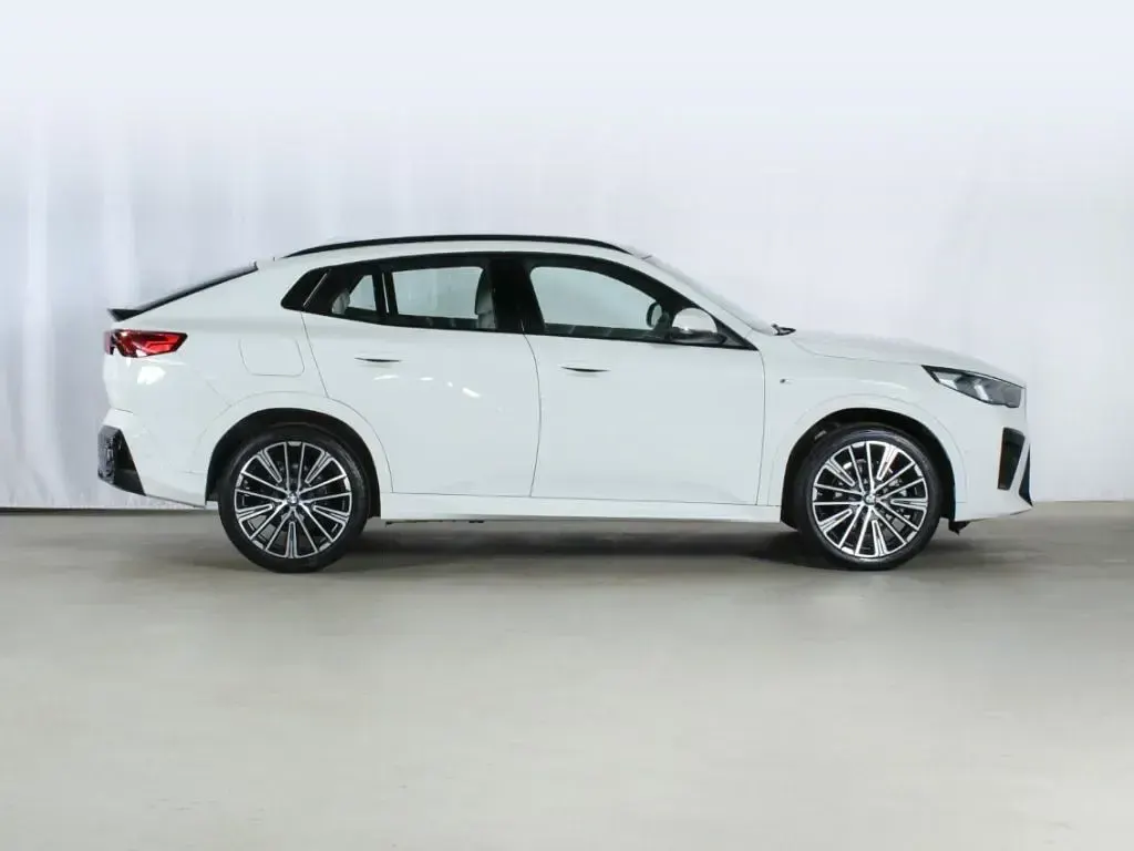 Gebraucht BMW X2 M Sport 156 PS (114 kW) 2025 Alpinweiss iii SUV