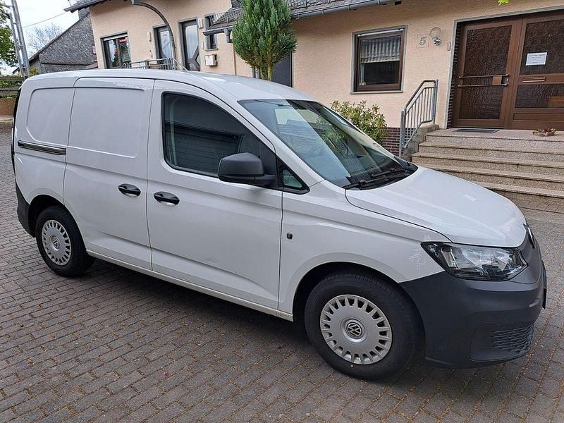 Gebraucht VW Caddy 102 PS (75 kW) 2022 Weiß Van / Kleinbus