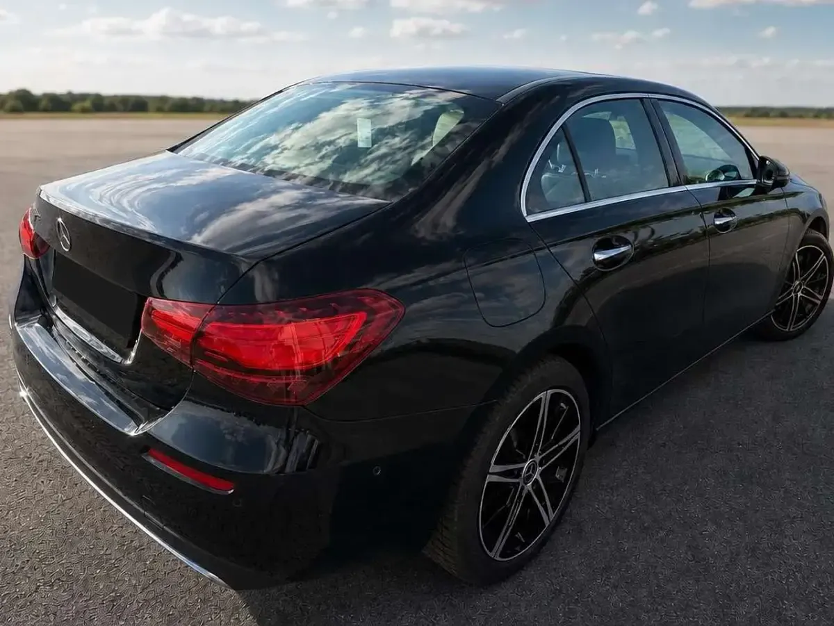 Gebraucht Mercedes A250 163 PS (119 kW) 2023 Schwarz Limousine