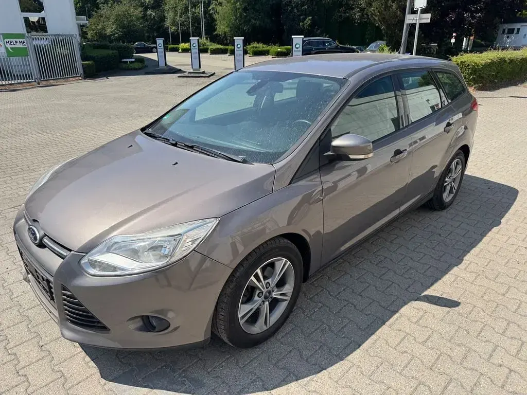 Gebraucht Ford Focus Business Edition 101 PS (74 kW) 2014 Braun Limousine