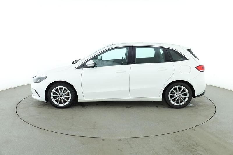 Gebraucht Mercedes B200 Progressive 150 PS (110 kW) 2021 Weiß Van / Kleinbus