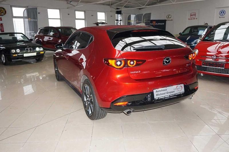 Gebraucht Mazda 3 Exclusive-Line 150 PS (110 kW) 2024 Rot Limousine