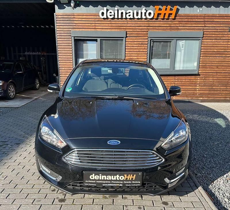 Gebraucht Ford Focus Titanium 182 PS (133 kW) 2015 Schwarz Limousine
