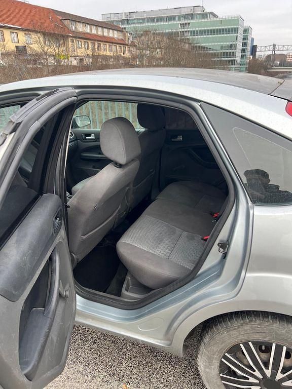 Gebraucht Ford Focus Sport 101 PS (74 kW) 2005 Silber Limousine