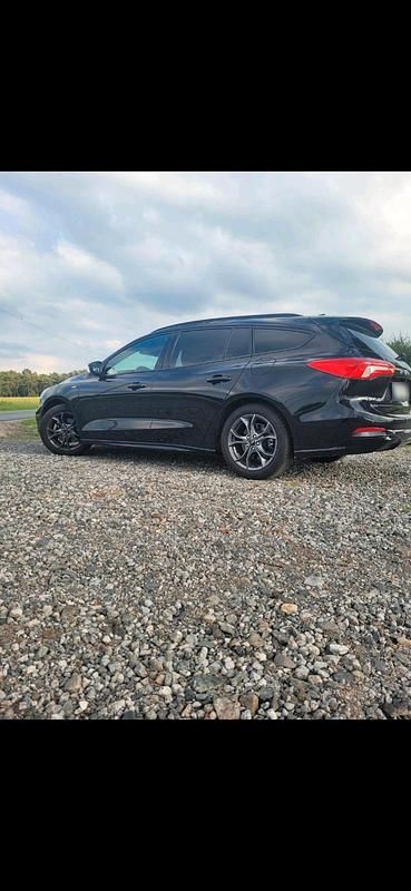 Gebraucht Ford Focus ST-Line 125 PS (91 kW) 2020 Schwarz Kombi