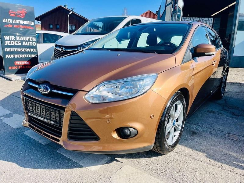 Gebraucht Ford Focus Champions Edition 116 PS (85 kW) 2013 Braun Limousine