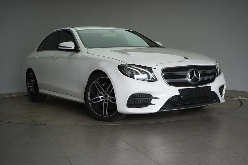 Gebraucht Mercedes E300 AMG 245 PS (180 kW) 2019 Weiß Limousine