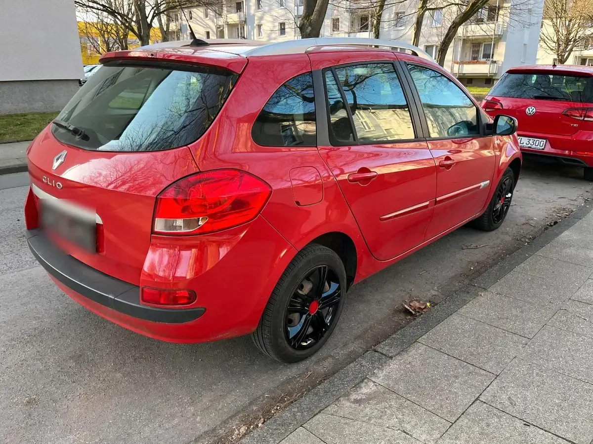 Second-hand Renault Clio IV 90 CP (66 kW) 2012 Roșu Berlinǎ