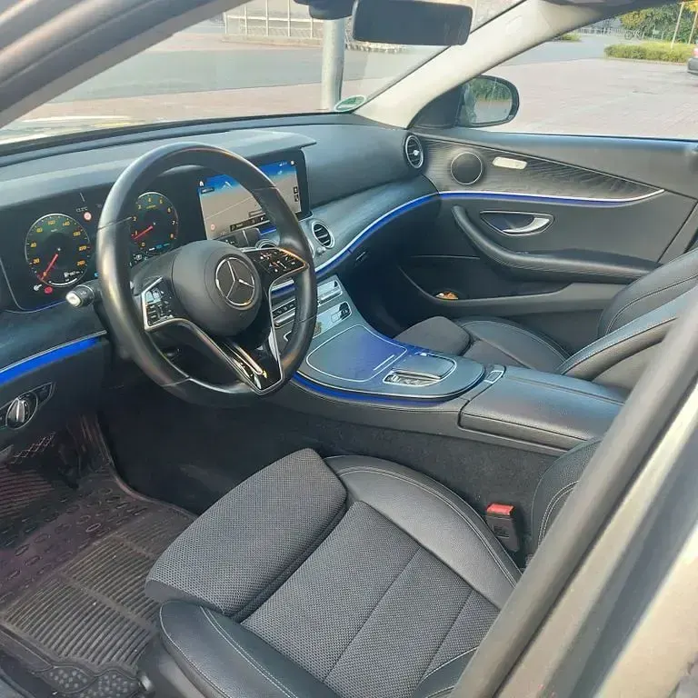 Usado Mercedes E200 Avantgarde 197 CV (144 kW) 2022 Gris Berlina