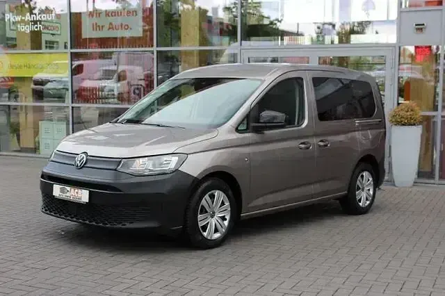 Używany VW Caddy 122 KM (89 kW) 2022 Beżowy Minivan
