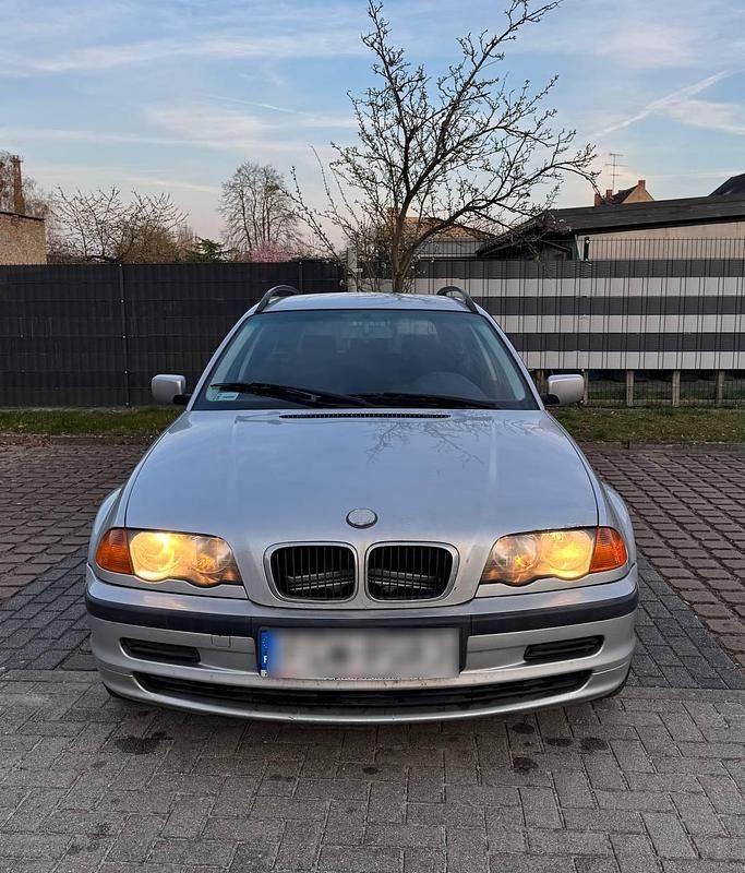 Gebraucht BMW 318 2001 Grau Kombi