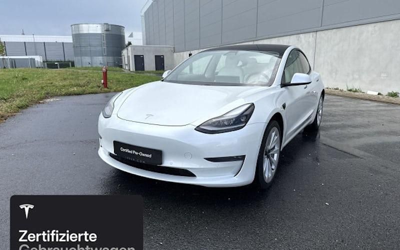 Weiß Gebraucht 2021 Tesla Model 3 Long Range Limousine | 29.000 € (Etwas zu teuer) - Bild 1/4
