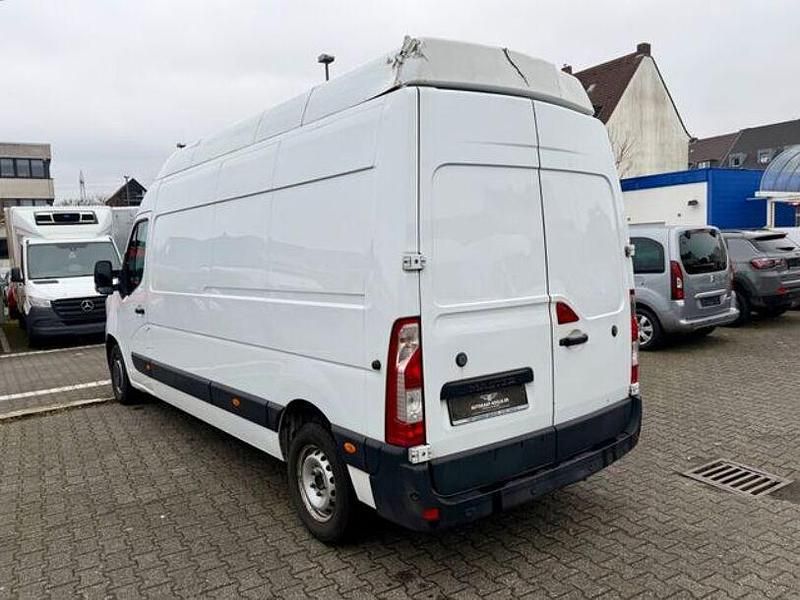 Second-hand Renault Master 150 CP (110 kW) 2022 Alb Monovolum