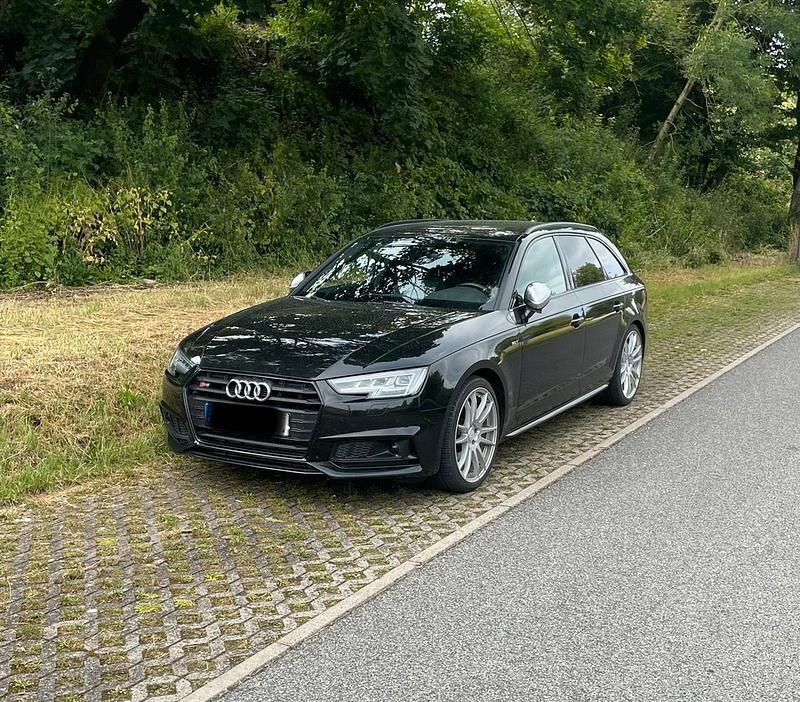 Schwarz Gebraucht 2017 Audi S4 Ambiente Kombi | 24.800 € (Guter Preis) - Bild 1/4