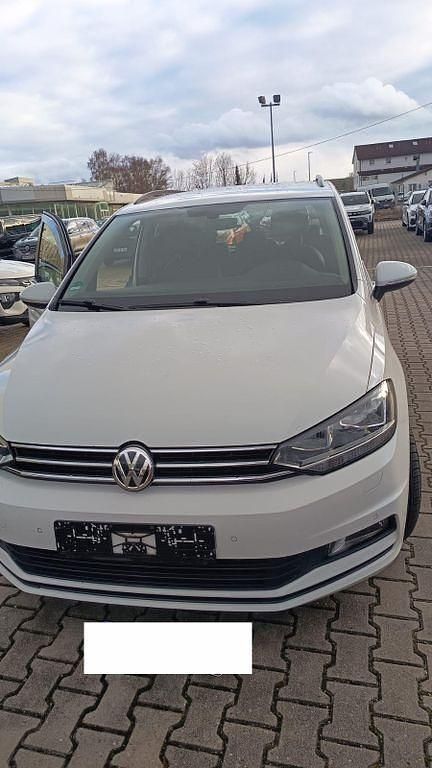 Gebraucht VW Touran Comfortline 150 PS (110 kW) 2016 Weiß Van / Kleinbus