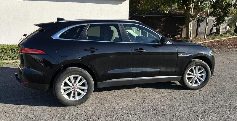 Gebraucht Jaguar F-Pace First Edition 300 PS (220 kW) 2017 Schwarz SUV