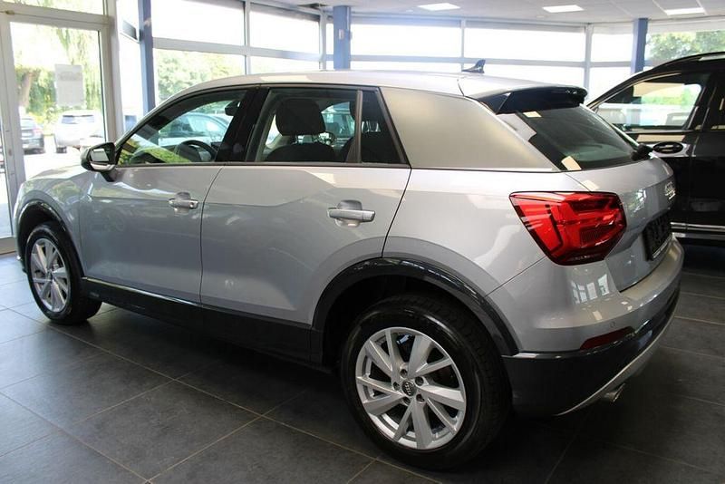 Gebraucht Audi Q2 Design 116 PS (85 kW) 2019 Silber SUV