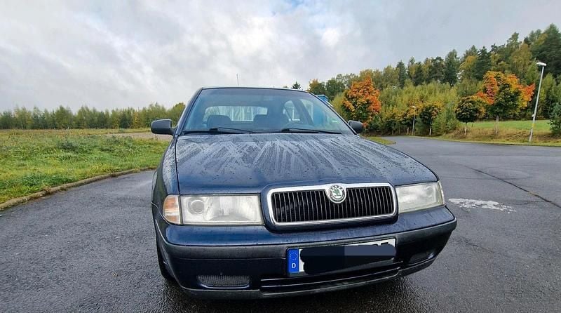 Blau Gebraucht 2001 Skoda Octavia Limousine | 2.750 € (Teuer) - Bild 1/4