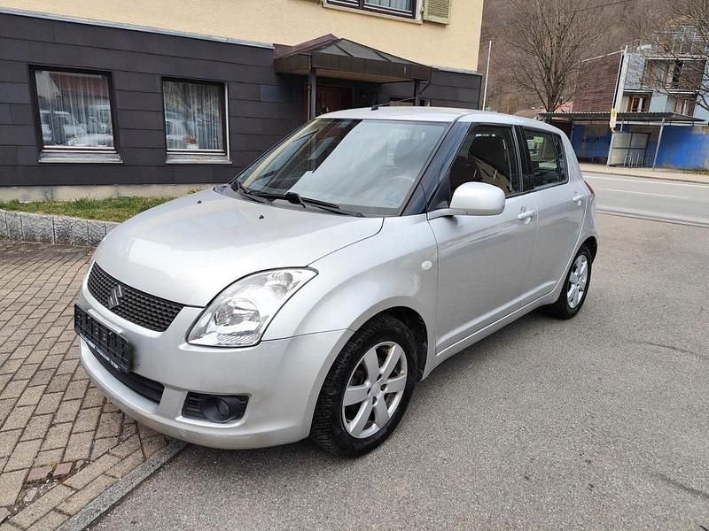 Gebraucht Suzuki Swift 92 PS (67 kW) 2010 Silber Kleinwagen