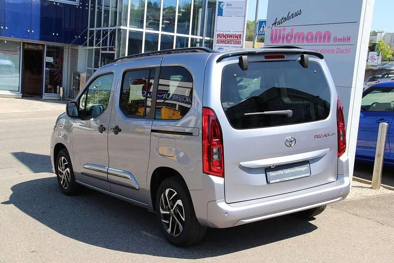 Neu Toyota Proace Verso City 110 PS (80 kW) 2025 Silber Kombi