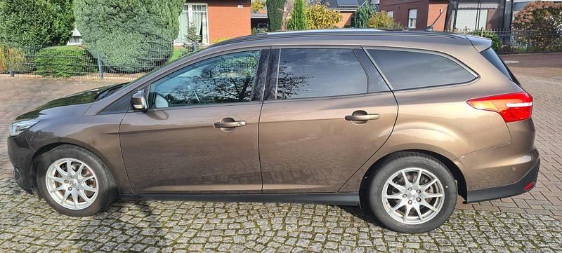 Gebraucht Ford Focus Business Edition 120 PS (88 kW) 2016 Braun Kombi