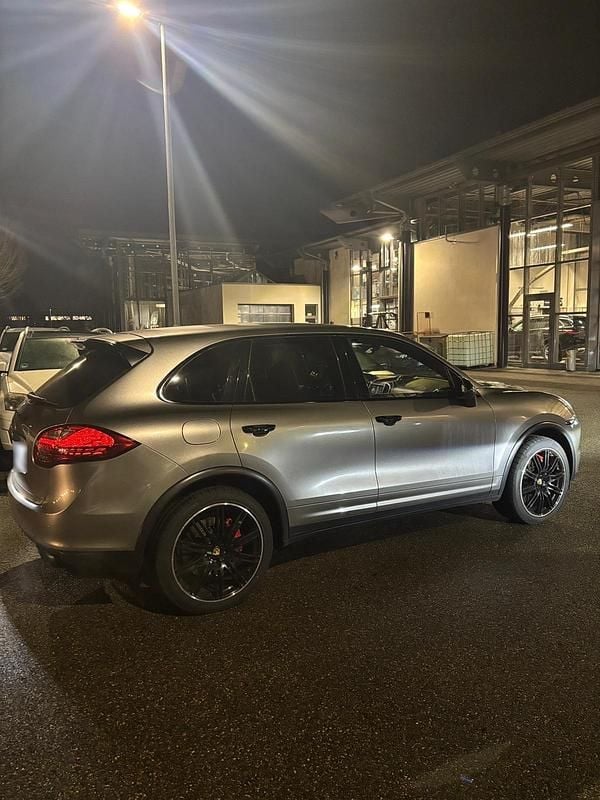 Gebraucht Porsche Cayenne Turbo 500 PS (367 kW) 2011 Grau SUV