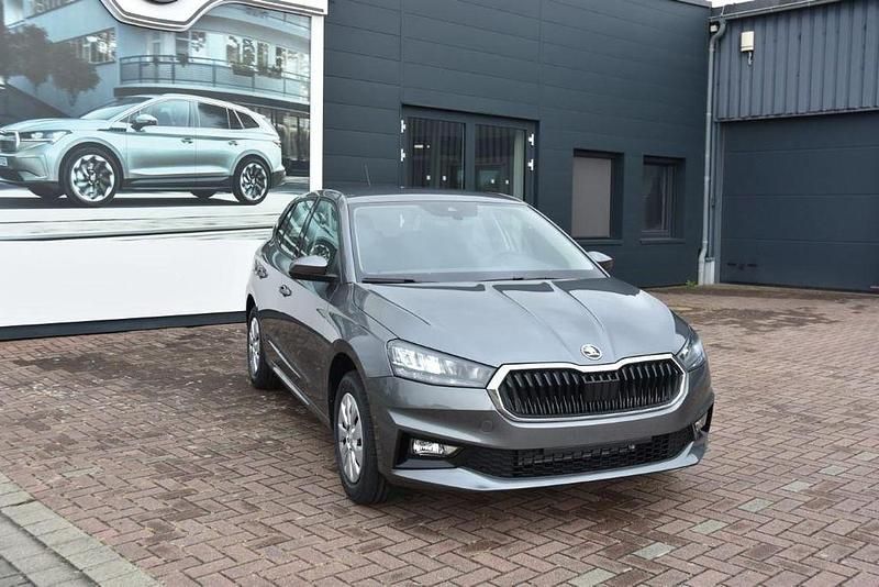 Grau Neu 2025 Skoda Fabia Essence Kleinwagen | 18.990 € (Fairer Preis) - Bild 1/4