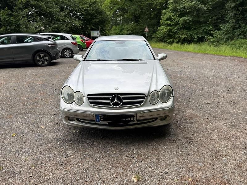 Silber Gebraucht 2004 Mercedes CLK270 Coupé | 2.500 € (Superpreis) - Bild 1/4