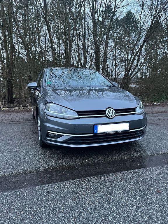 Gebraucht VW Golf VII Comfortline 116 PS (85 kW) 2019 Grau Limousine