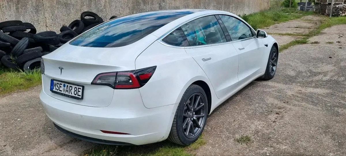 Usado Tesla Model 3 Standard Range Plus 225 kW (306 CV) 2020 Blanco Berlina
