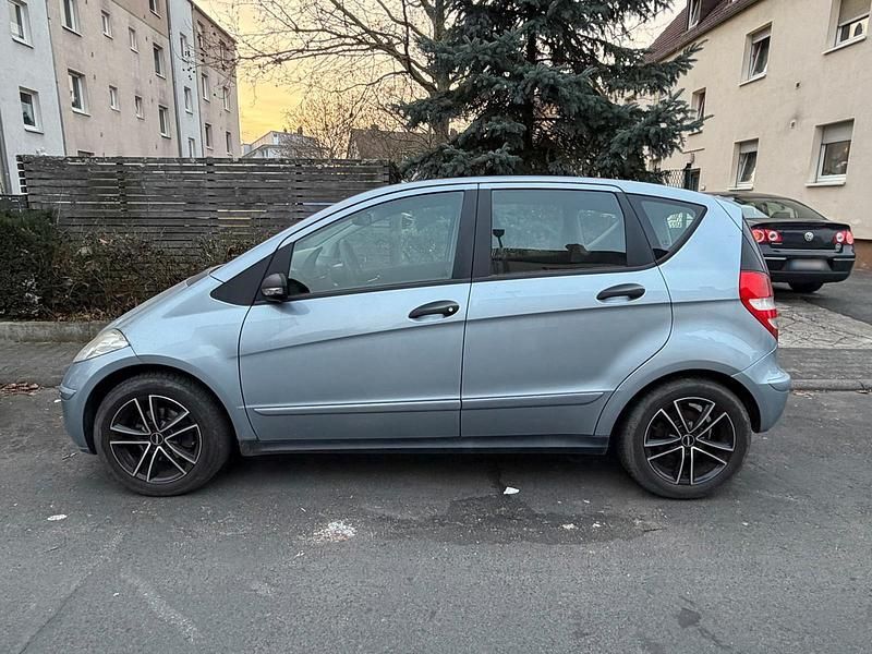 Gebraucht Mercedes 170 116 PS (85 kW) 2007 Blau Kleinwagen