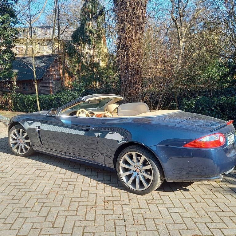 Gebraucht Jaguar XK 258 PS (189 kW) 2008 Blau Cabrio