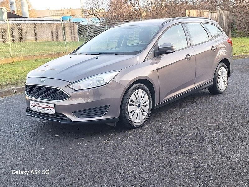 Gebraucht Ford Focus Trend 101 PS (74 kW) 2015 Braun Kombi