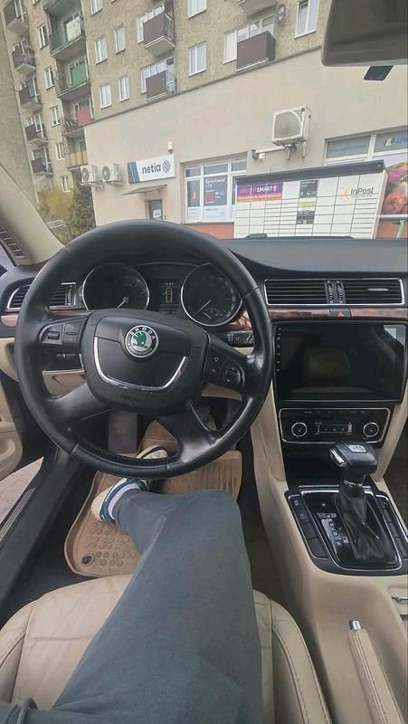 Gebraucht Skoda Superb 160 PS (117 kW) 2011 Blau Kombi