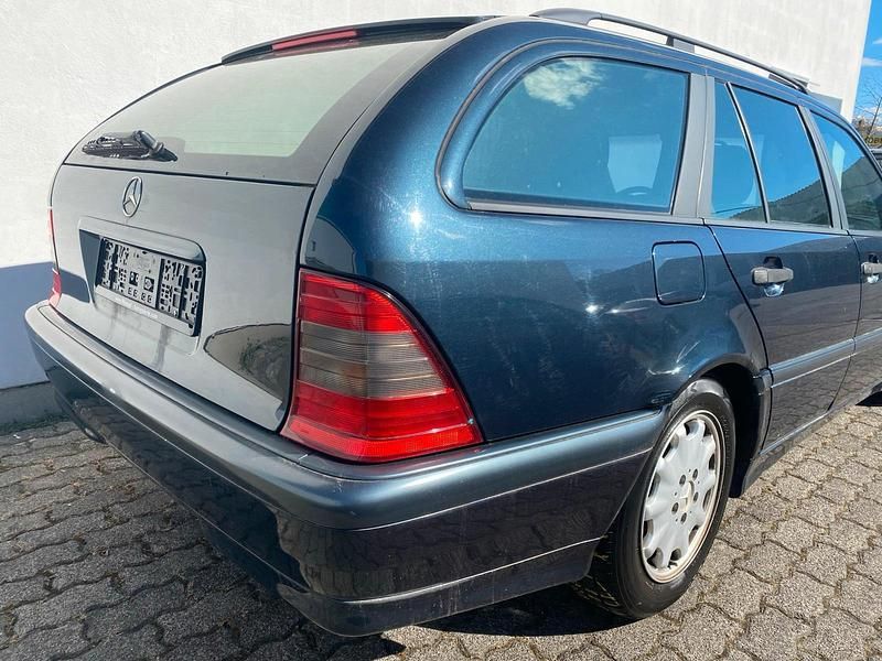 Gebraucht Mercedes C180 122 PS (89 kW) 2000 Schwarz Kombi