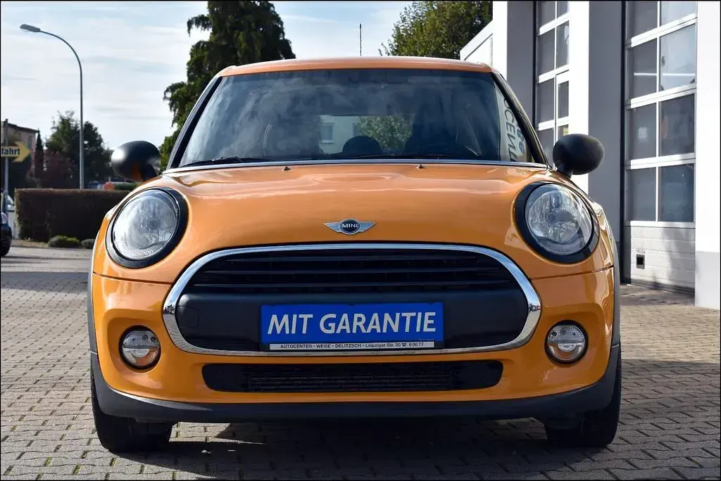 Used Mini ONE 75 HP (55 kW) 2016 Orange Hatchback