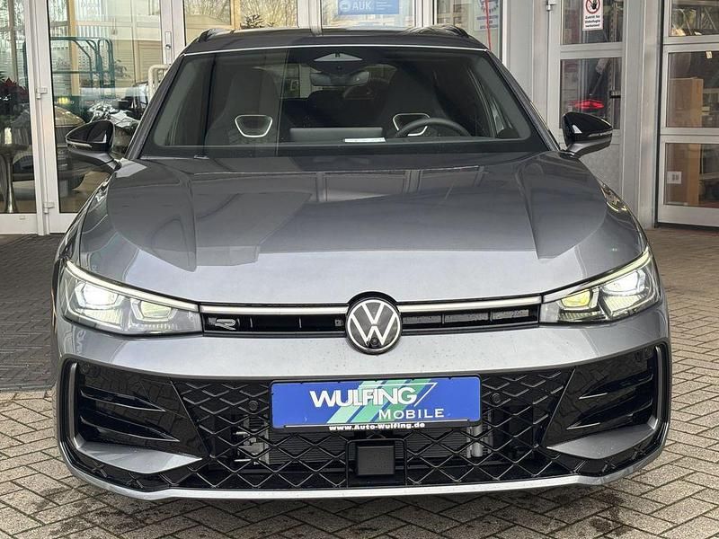 Neu VW Passat R-line 193 PS (141 kW) 2025 Grau Kombi
