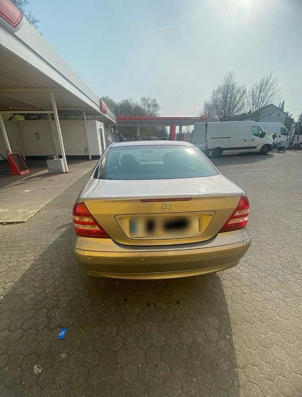 Gebraucht Mercedes C180 157 PS (115 kW) 2006 Beige Limousine