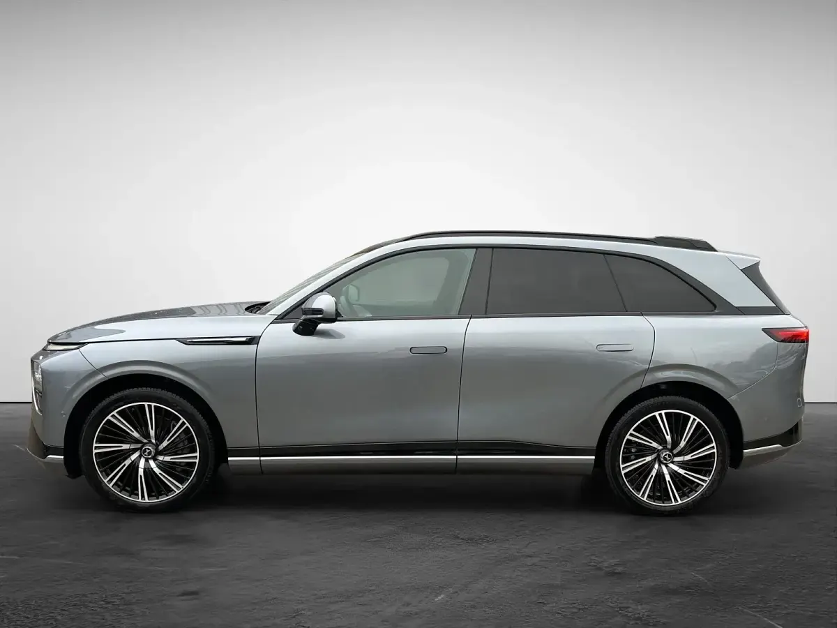 Gebraucht XPENG G9 AWD Performance 422 kW (575 PS) 2025 Grau (graphite gray) SUV