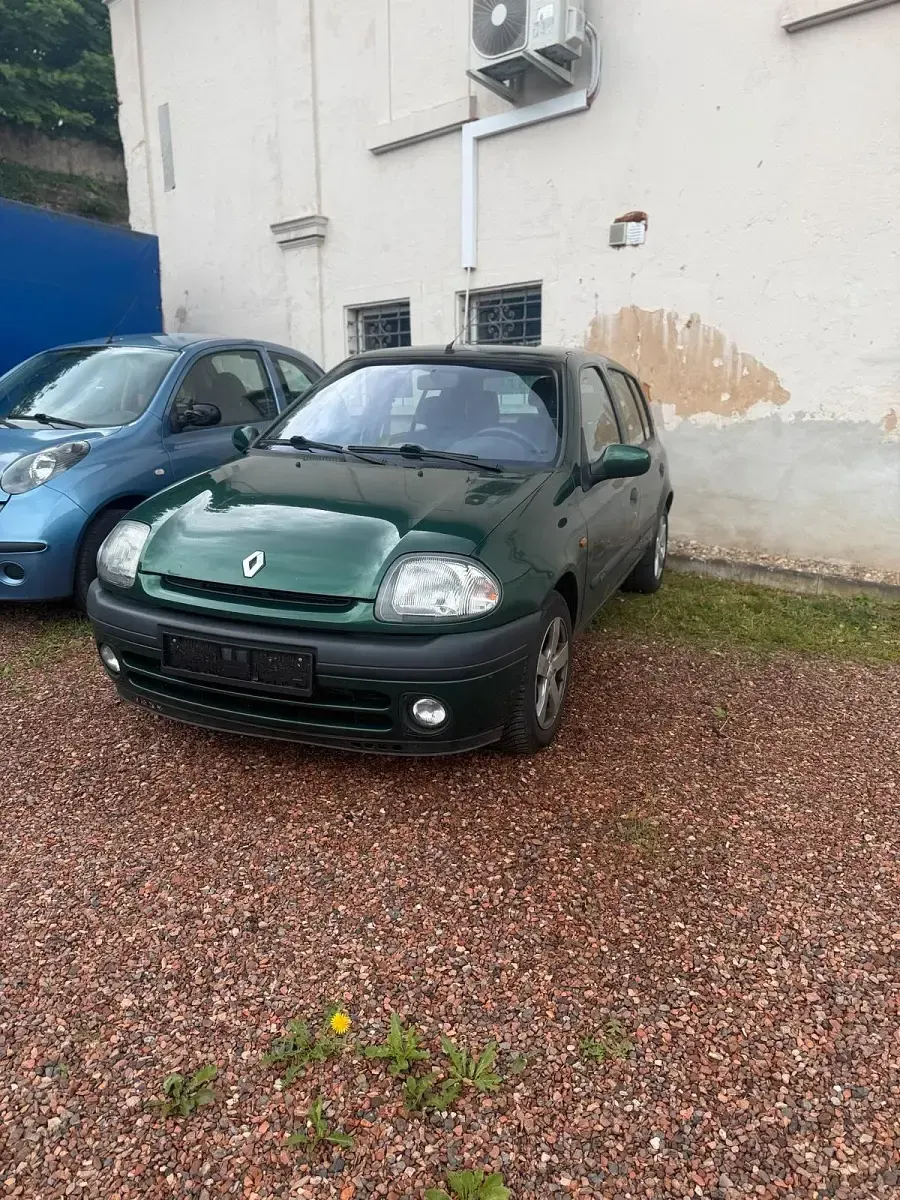 Gebraucht Renault Clio 90 PS (66 kW) 1999 Grün Kleinwagen