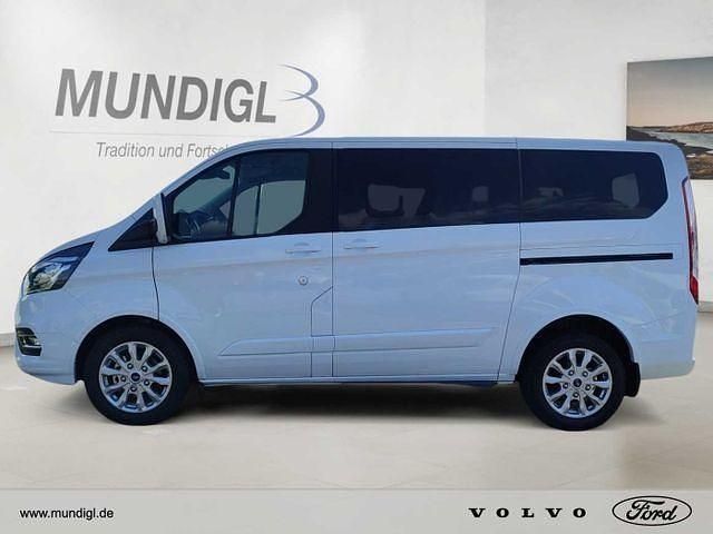 Gebraucht Ford Tourneo Titanium 150 PS (110 kW) 2023 Weiß Van / Kleinbus
