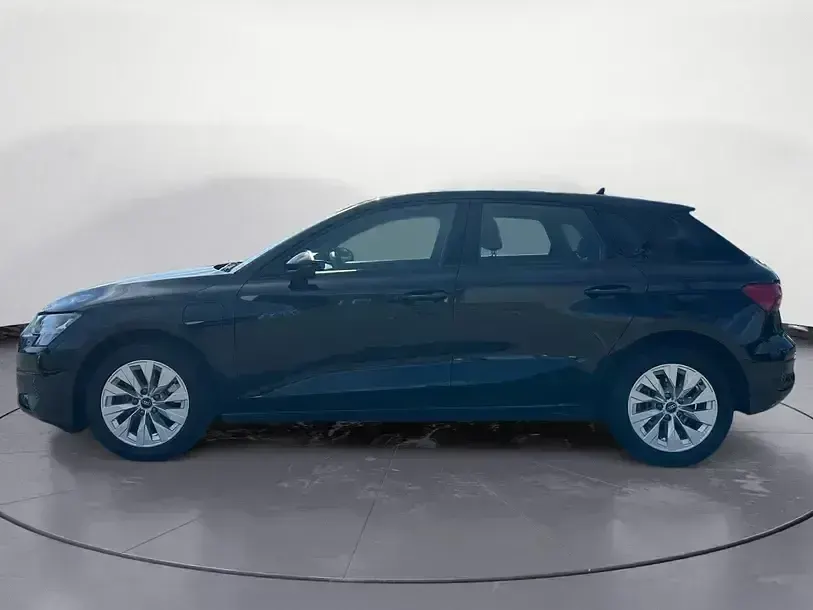 Gebraucht Audi A3 Sportback e-tron Ambiente 204 PS (150 kW) 2022 Brillantschwarz Kleinwagen