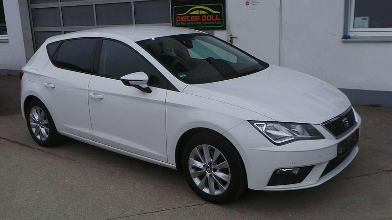 "candy" weiss Gebraucht 2018 Seat Leon Style Kombi | 9.700 € (Guter Preis) - Bild 1/4
